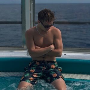 Meet your Posher, Kade